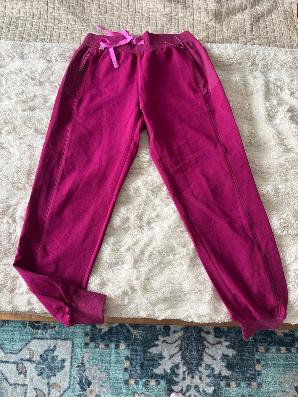 XXS Petite Figs in Dark Magenta Boston Slim Joggers -  New - XXS/P